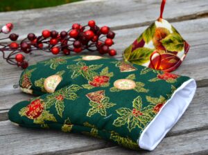 Read more about the article Edényfogó kesztyű – a konyhai textilek