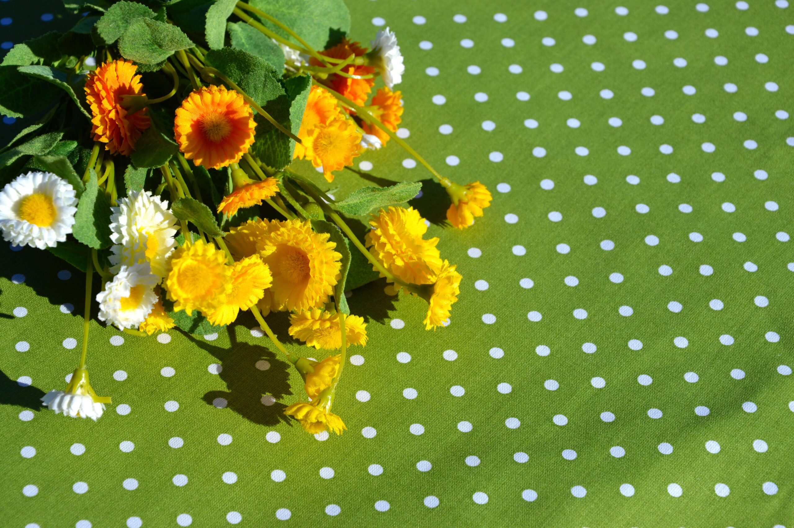 Read more about the article Zöld pöttyös konyhai textilek – mert ez illik a konyhánkba