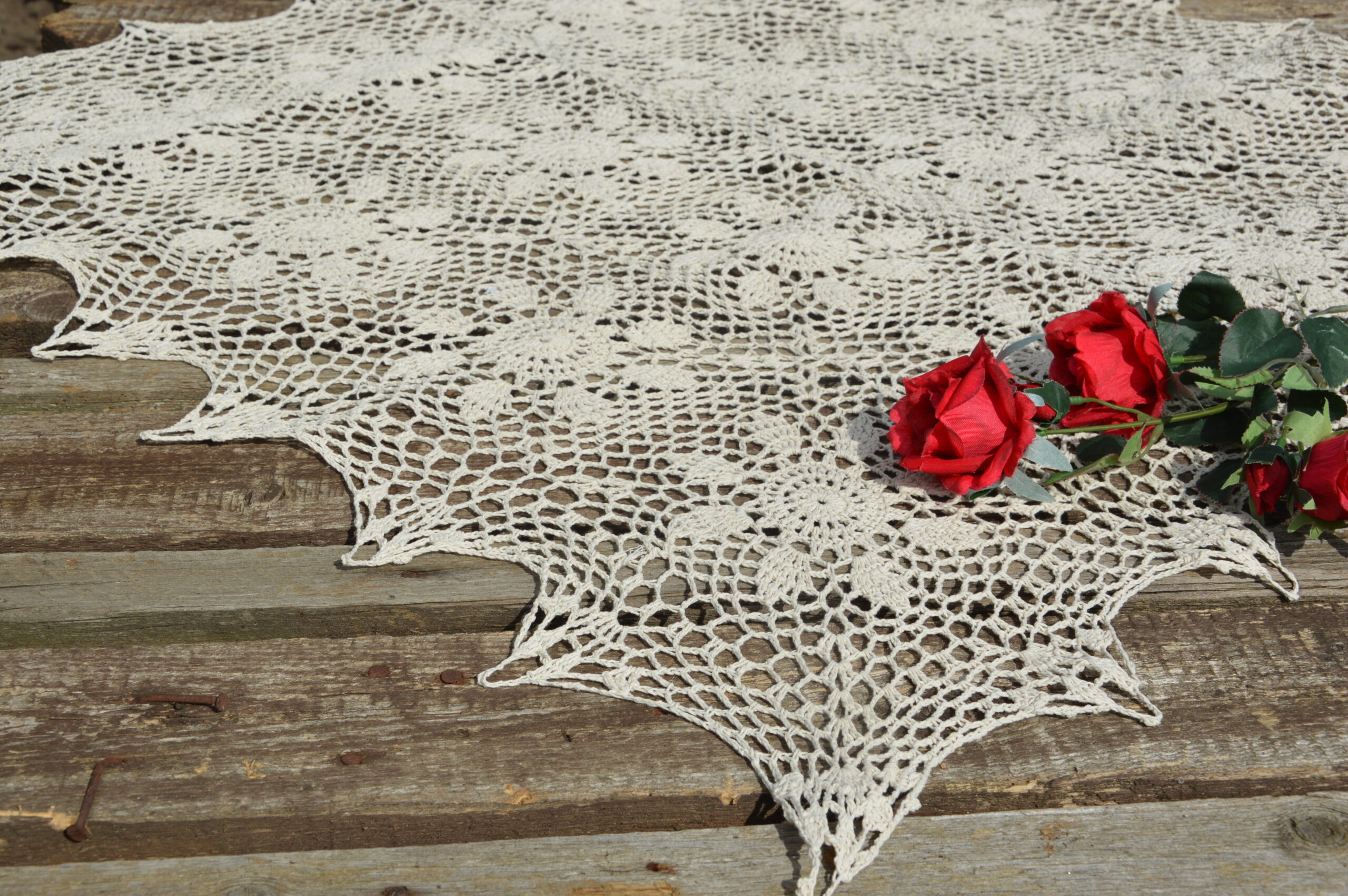 Read more about the article Drapp színű csipke terítők – pille könnyű elegancia