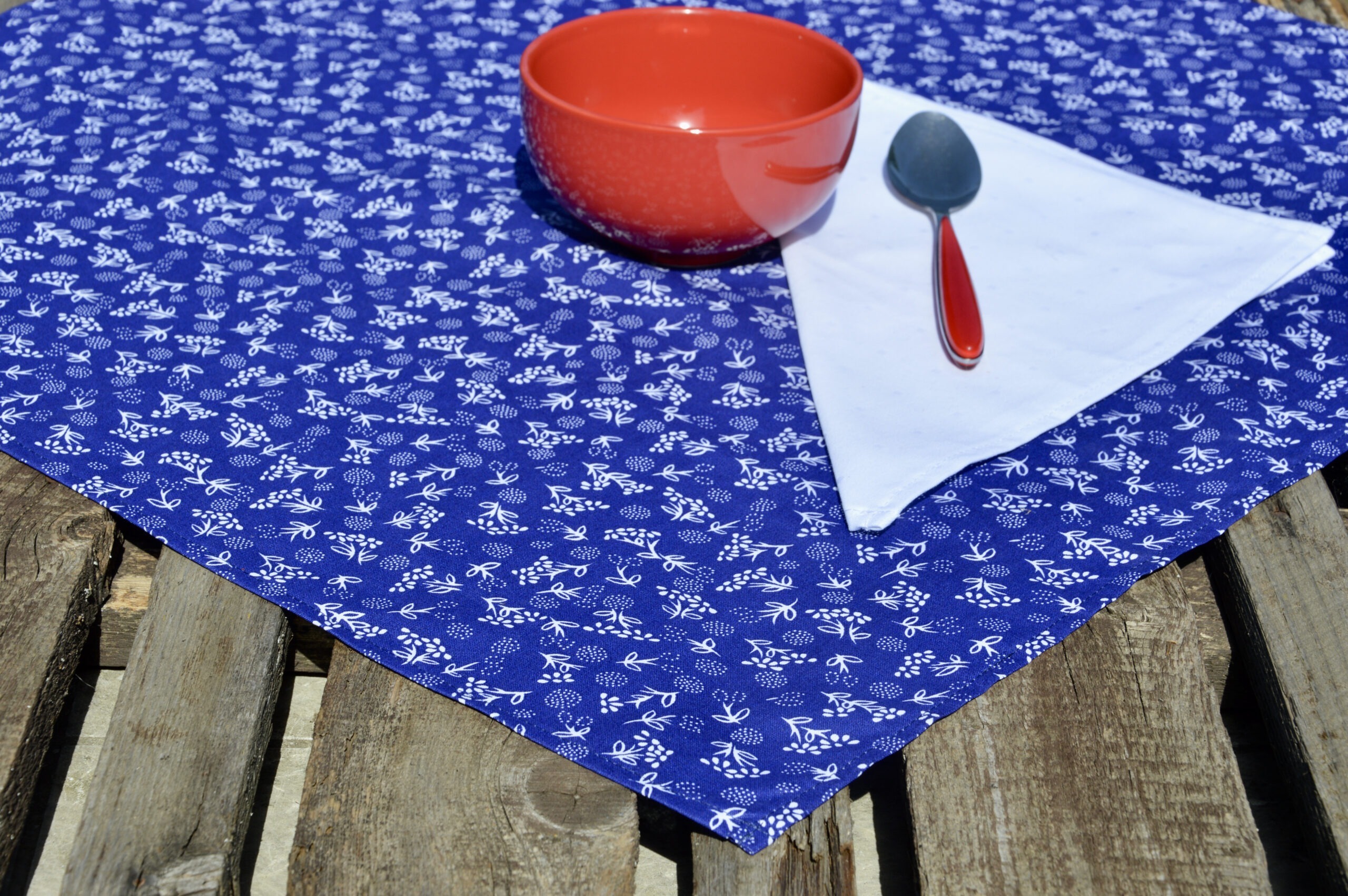 Read more about the article Kékfestő konyhai textilek – kékfestő magyar álom
