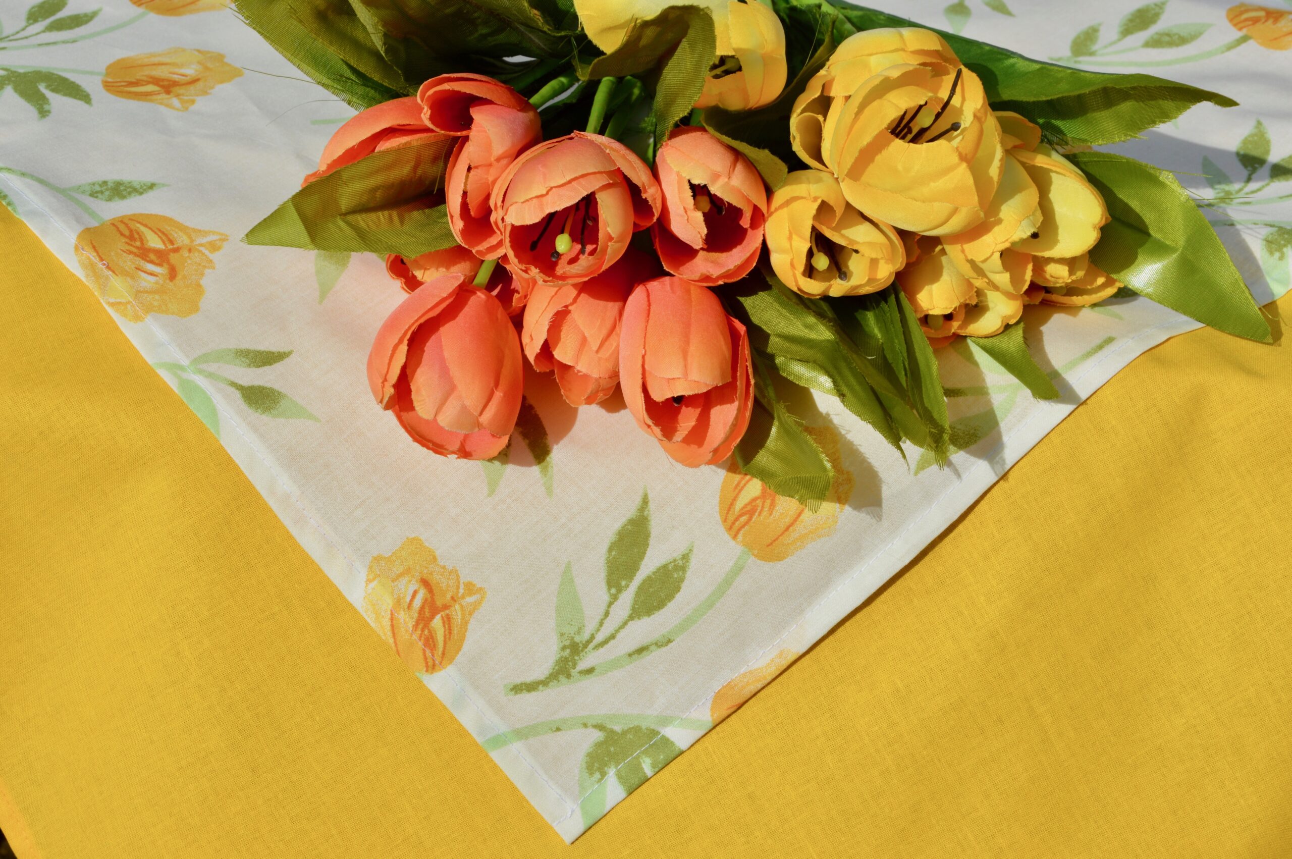 Tulipános asztalterítő - Alíz sárga tulipánjai garnitúra