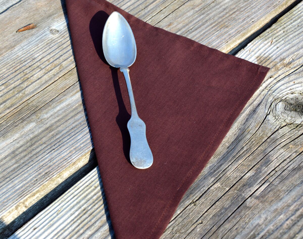 Textil szalvéta - barna, csokibarna színű 35x35 cm