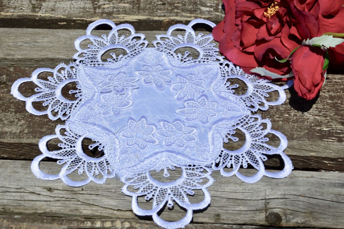 Csipkés kis terítő - fehér csipkés álom 28 cm kör