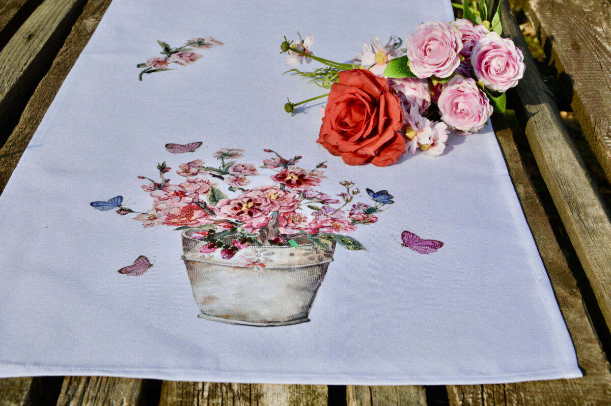 Hímzett asztali futó - kaspó virágokkal 110x40 cm
