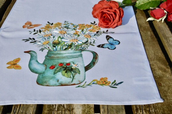 Hímzett asztali futó - kancsó virágokkal 110x40 cm
