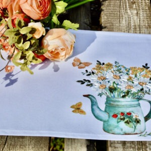 Hímzett kis terítő – kancsó virágokkal 45×30 cm