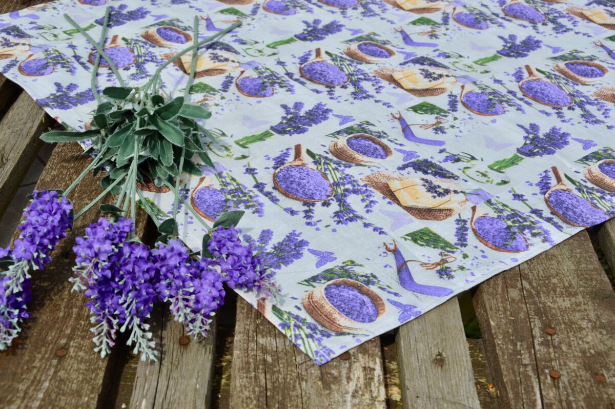 Levendulás asztalközép terítő - vintage 70x70 cm