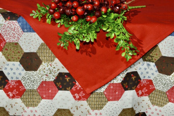 Folton folt terítő - piros patchwork mintás