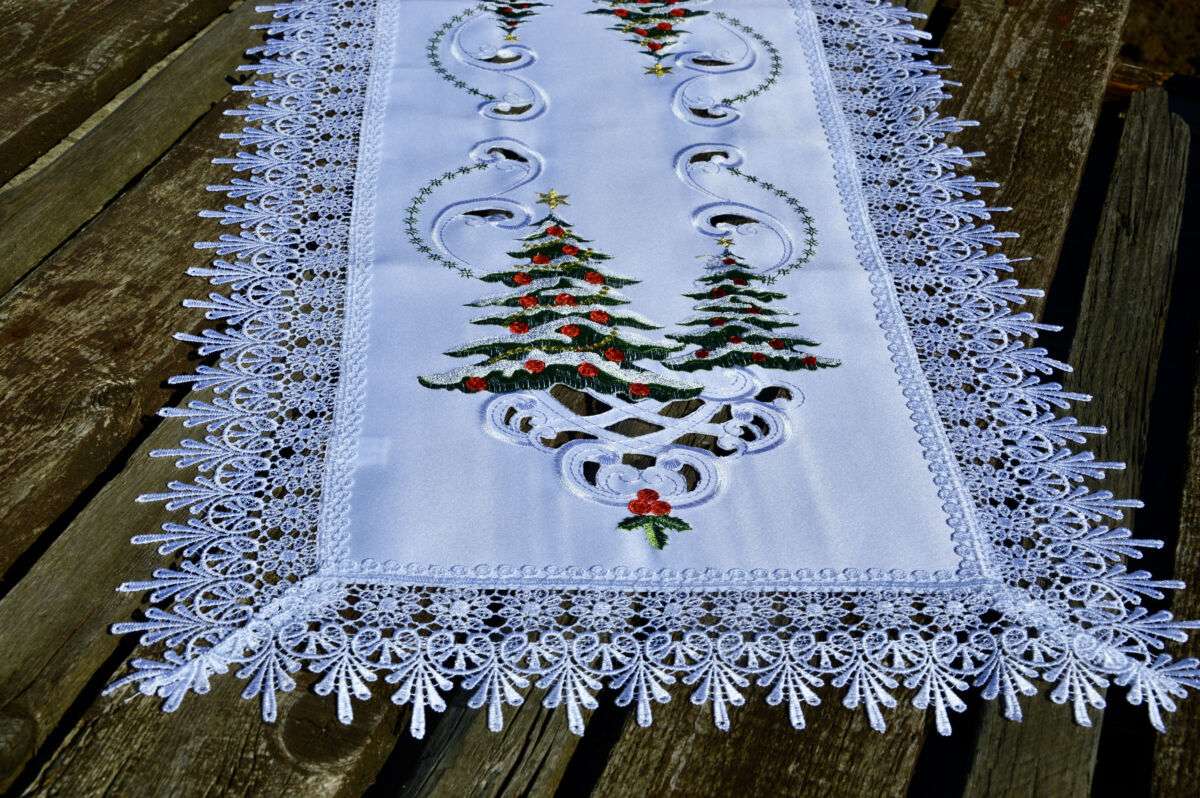 Karácsonyi futó terítő - zöld fenyős 85x40