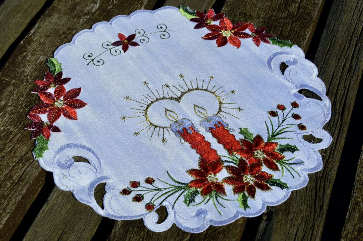 Karácsonyi kis terítő - piros mikulásvirág 30 cm kör