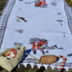 Télapós asztali futó – fehér csipkés terítő 90×40 cm