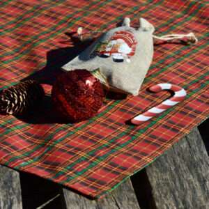 Skótkockás asztalközép terítő – 70×70 cm méretben