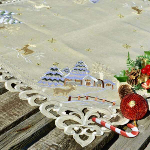 Ekrü színű karácsonyi terítő - 85x85 cm havas táj