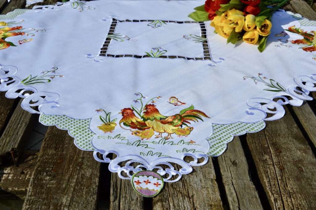 Húsvéti asztalközép - baromfiudvar 85x85 cm