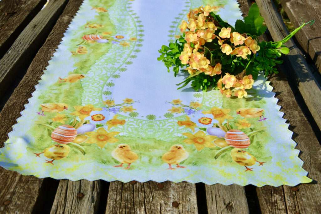 Csibés futó terítő - húsvéti mintás 90x40 cm