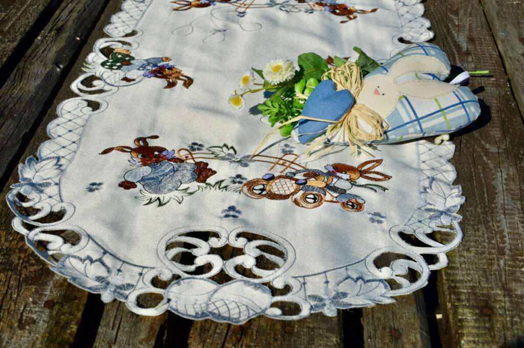 Húsvéti futó terítő - autós nyuszi 90x40 cm