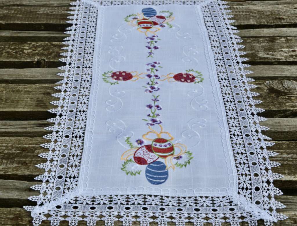 Húsvéti futó terítő - tojásos, csipkés 85x40 cm