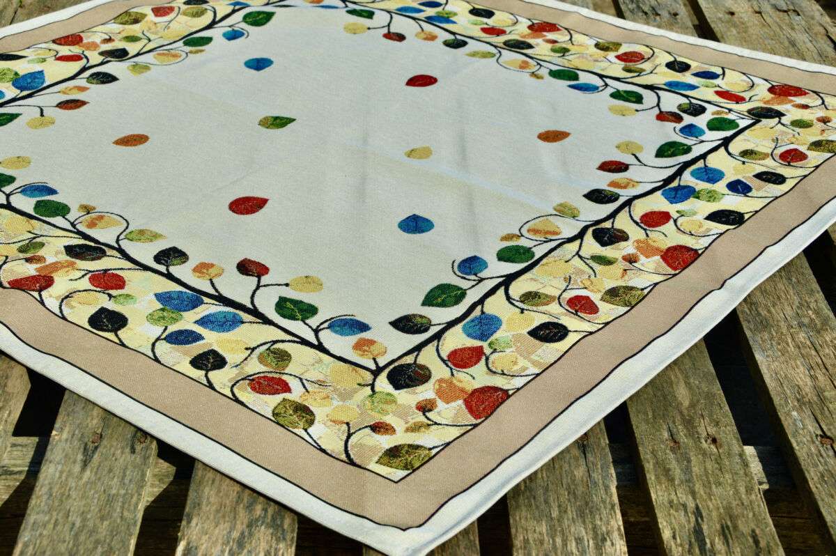 Levélmintás gobelin terítő - asztalközép 95x95 cm